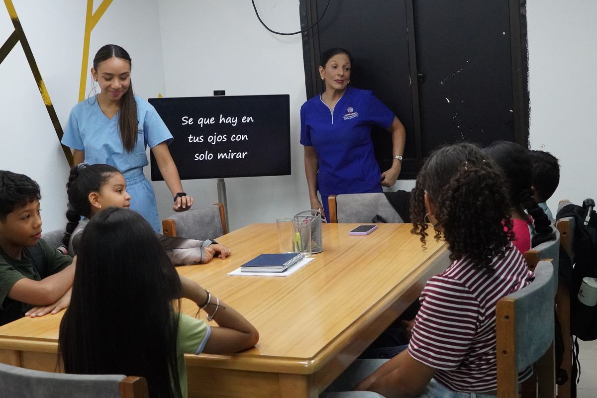 Sesión de Iniciación a la Lectura en la sede de LIRA